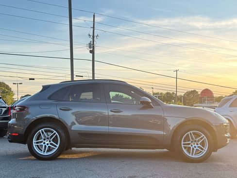 Used 2018 Porsche Macan AWD/4WD image 6