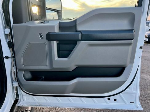 Used 2018 Ford F250 XL w/ Power Equipment Group image 33