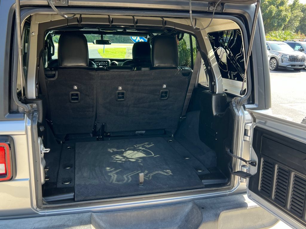 Used 2018 Jeep Wrangler Unlimited Sport S AWD/4WD image 17