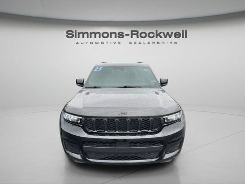 Used 2025 Jeep Grand Cherokee L Altitude AWD/4WD image 8
