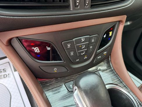 Used 2017 Buick Envision Essence image 25