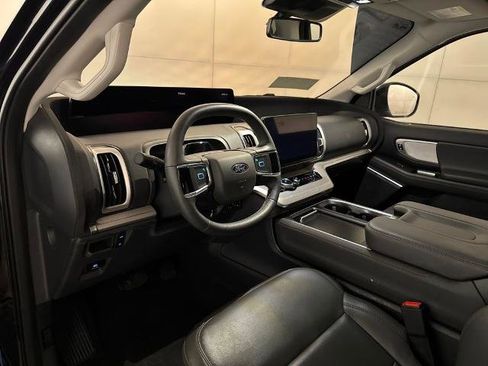 Certified 2025 Ford Expedition Active image 4
