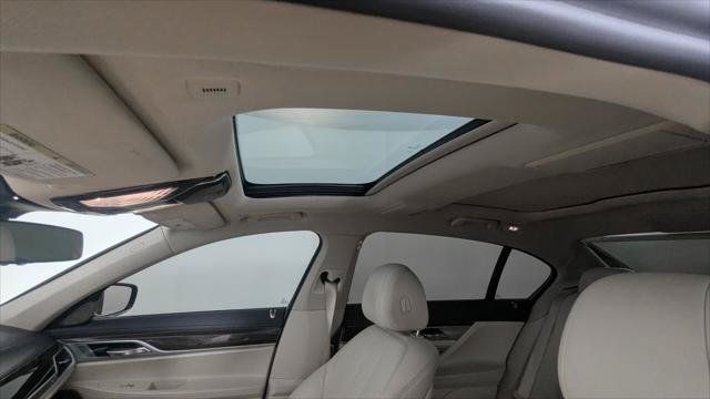 Used 2017 BMW 740i RWD image 16