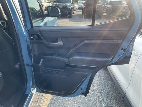 Used 2025 Toyota 4Runner Limited AWD/4WD image 17