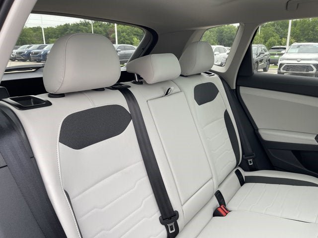 New 2025 Volkswagen Taos SE FWD image 43