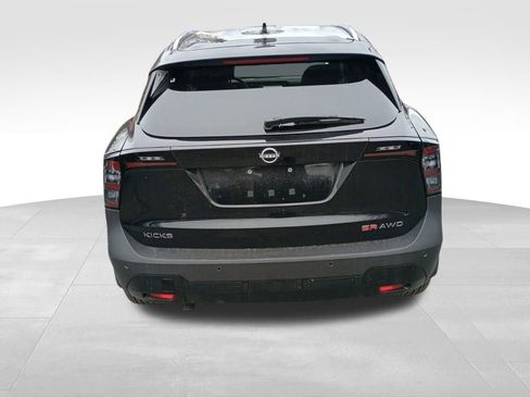New 2025 Nissan Kicks SR image 4