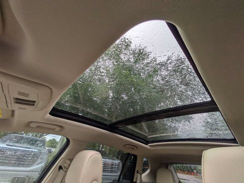 Used 2017 Buick Envision Essence FWD image 22