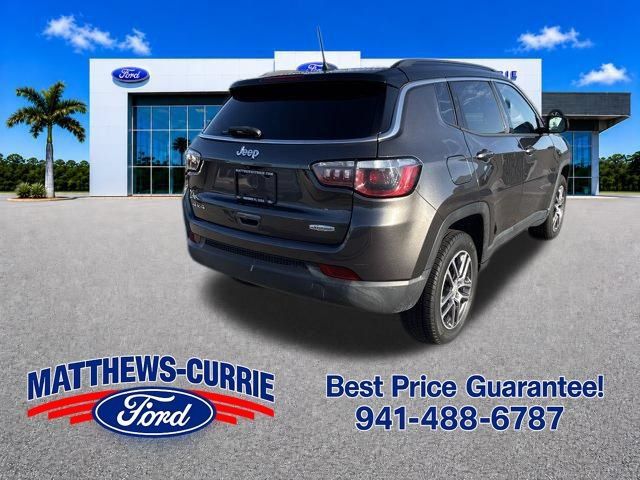Used 2018 Jeep Compass Latitude w/ Popular Equipment Group AWD/4WD image 4