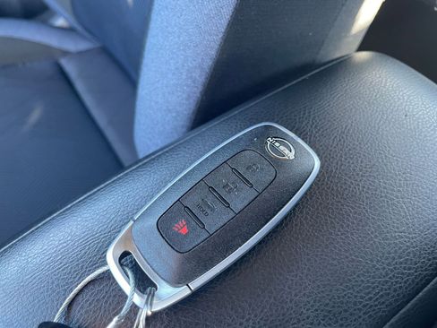 Used 2025 Nissan Versa SV FWD image 18