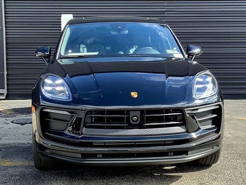 Certified 2026 Porsche Macan image 13