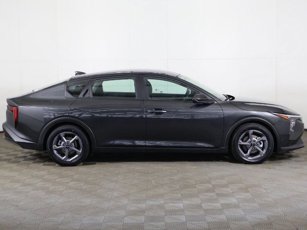 Certified 2025 Kia K4 FWD image 17
