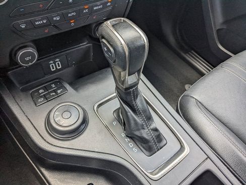 Used 2019 Ford Ranger Lariat w/ Equipment Group 501A Mid image 24