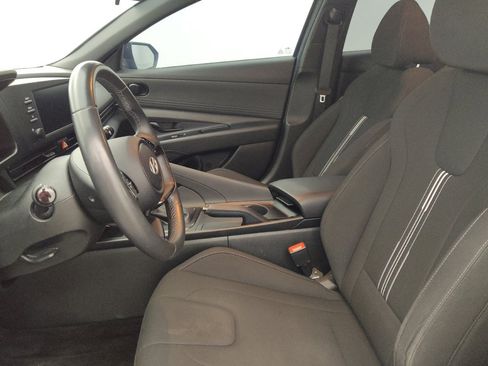 Used 2025 Hyundai Elantra Sport FWD image 17