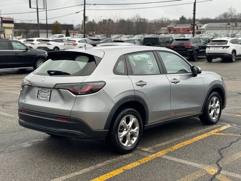 Used 2023 Honda HR-V LX image 6