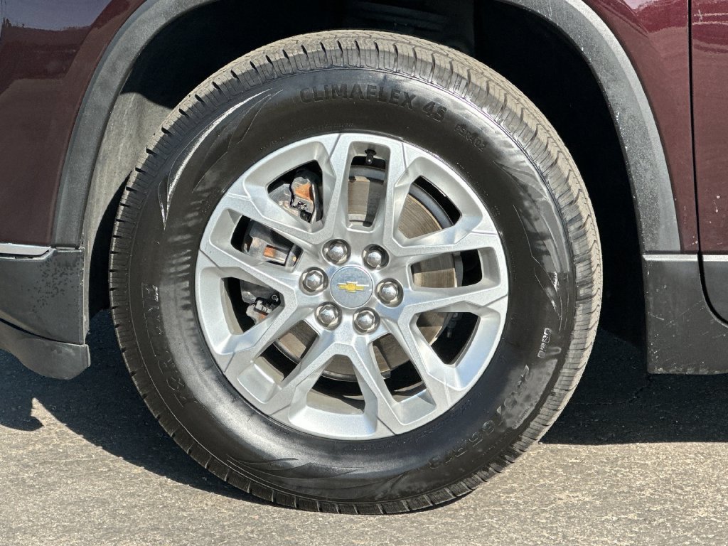 Used 2021 Chevrolet Traverse LT FWD image 25