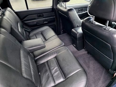 Used 2001 Nissan Pathfinder SE image 32