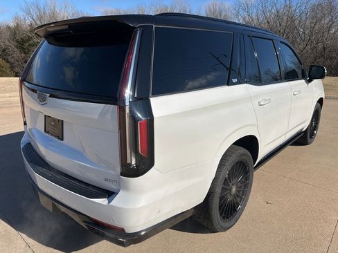 Certified 2024 Cadillac Escalade Sport Platinum image 5