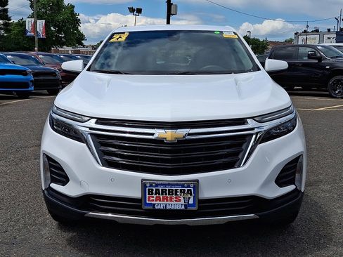 Used 2023 Chevrolet Equinox LT FWD image 2