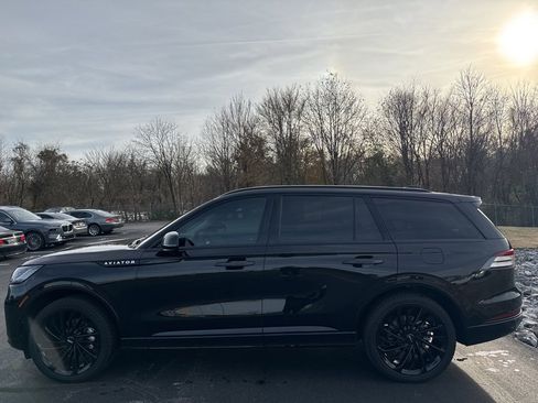 Used 2025 Lincoln Aviator Reserve w/ Equipment Group 201A image 2