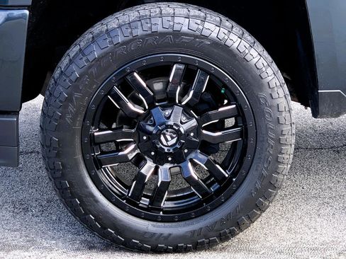 Used 2018 Chevrolet Silverado 1500 LT w/ All Star Edition AWD/4WD image 43