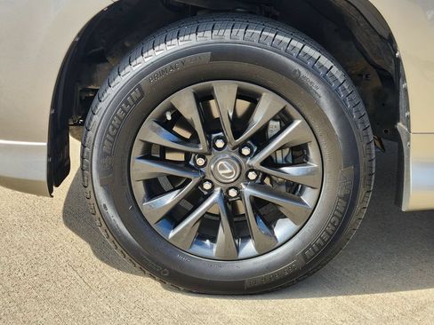 Certified 2023 Lexus GX 460 Premium w/ Premium Package AWD/4WD image 10