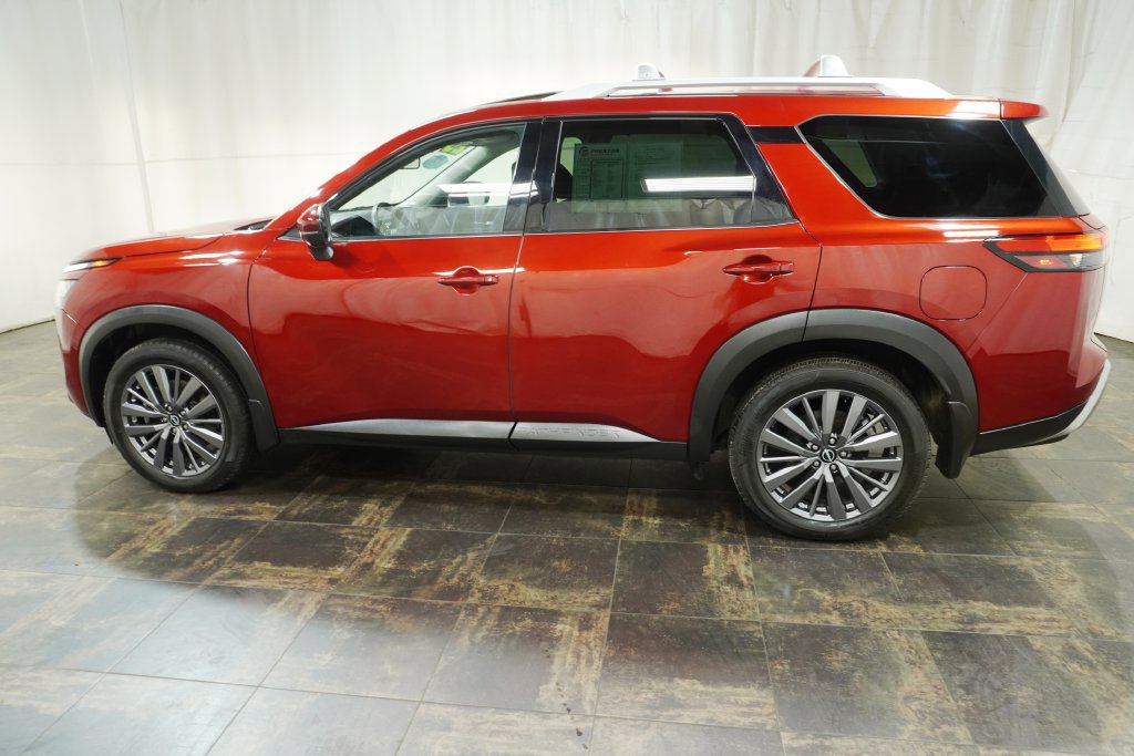 Used 2023 Nissan Pathfinder SL w/ SL Premium Package AWD/4WD image 9