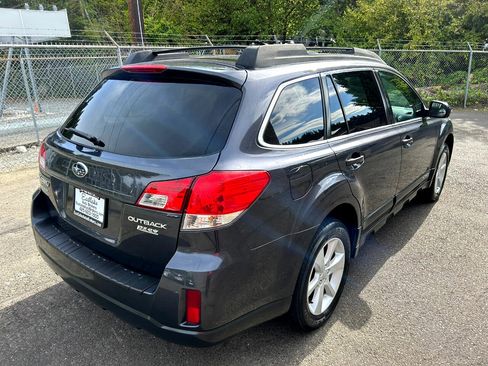 Used 2013 Subaru Outback 2.5i Premium image 5