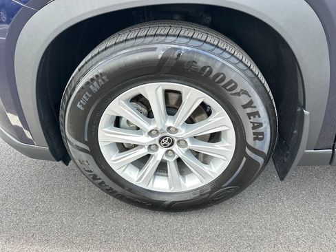 Used 2024 Toyota Grand Highlander AWD image 13