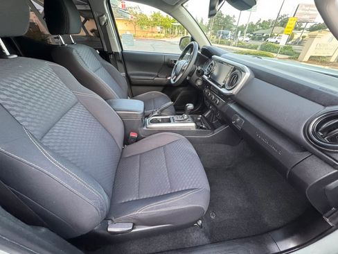 Used 2022 Toyota Tacoma SR5 w/ Trail Edition AWD/4WD image 13