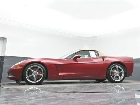 Used 2005 Chevrolet Corvette Convertible w/ Preferred Equipment Group image 29