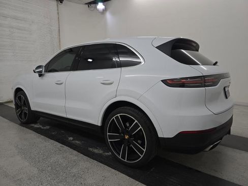 Used 2023 Porsche Cayenne Platinum Edition w/ Premium Package image 5