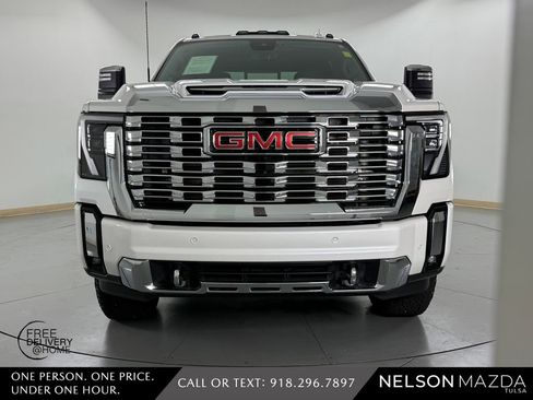 Used 2024 GMC Sierra 3500 Denali w/ Denali Reserve Package AWD/4WD image 2