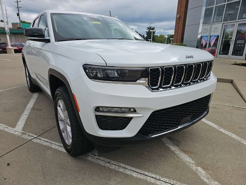 Used 2022 Jeep Grand Cherokee Limited AWD/4WD image 4