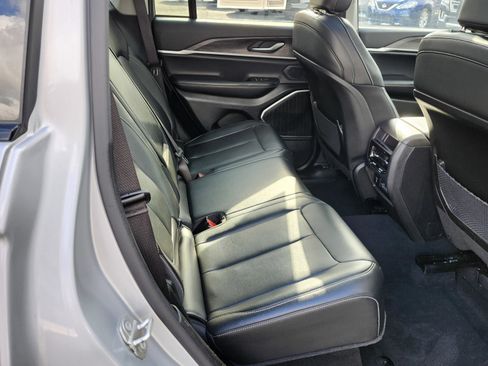 Used 2023 Jeep Grand Cherokee 4WD 4xe image 22