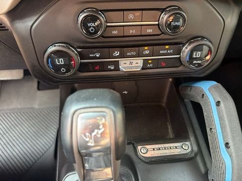 Used 2023 Ford Bronco Wildtrak AWD/4WD image 28