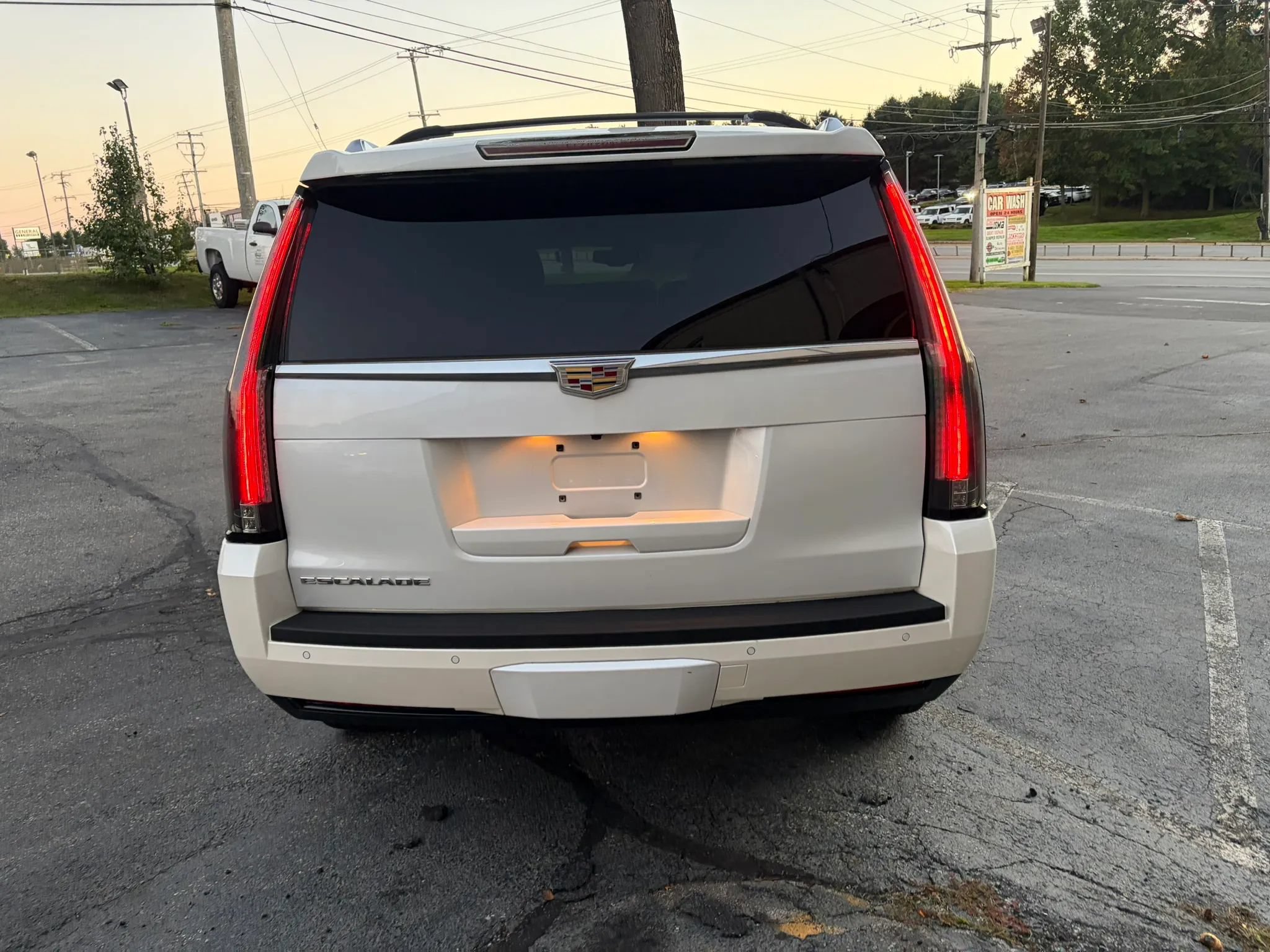 Used 2016 Cadillac Escalade Luxury AWD/4WD image 20