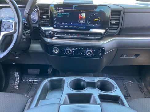Used 2023 Chevrolet Silverado 1500 LT w/ Protection Package AWD/4WD image 11