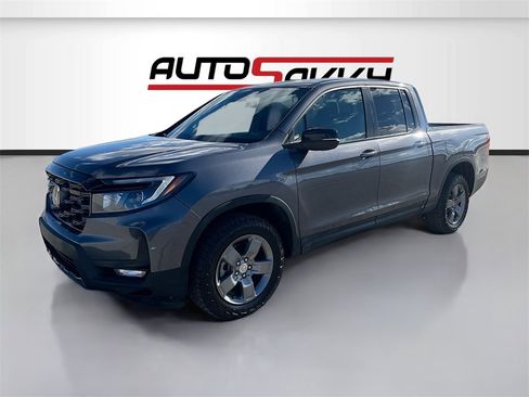 Used 2025 Honda Ridgeline TrailSport image 3