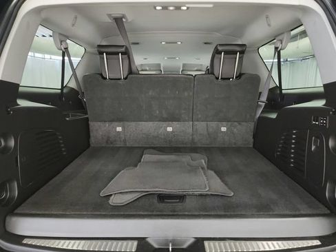 Used 2018 Chevrolet Suburban LT w/ Luxury Package AWD/4WD image 35