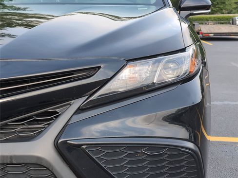 Used 2024 Toyota Camry SE FWD image 12