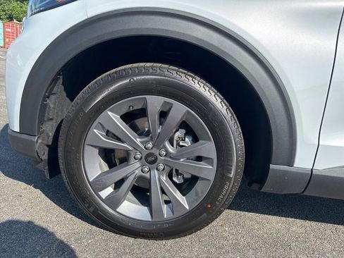 New 2025 Ford Explorer Active w/ Active Comfort Package image 8