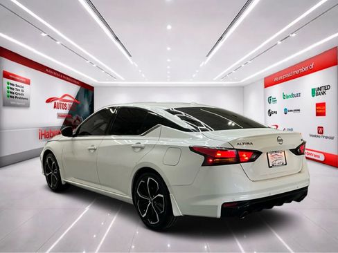 Used 2024 Nissan Altima 2.5 SR w/ SR Premium Package FWD image 6