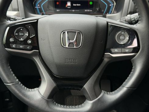 Used 2023 Honda Odyssey Touring image 11