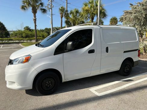 Used 2021 Nissan NV200 S FWD image 3