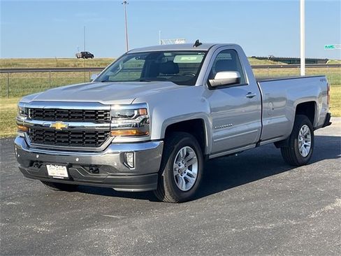 Certified 2018 Chevrolet Silverado 1500 LT w/ LT Convenience Package image 1