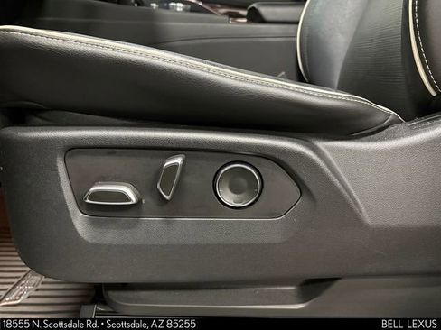 Used 2021 Cadillac Escalade ESV Premium Luxury w/ Driver Assist Tech Package AWD/4WD image 16