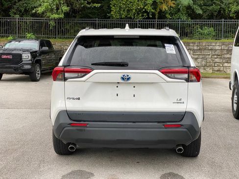 Used 2021 Toyota RAV4 LE AWD/4WD image 6
