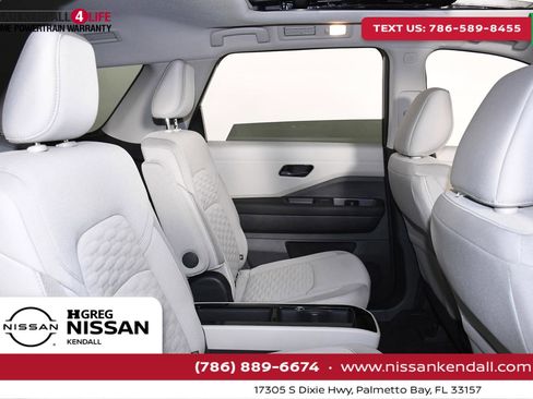 New 2024 Nissan Pathfinder SV w/ SV Premium Package image 27