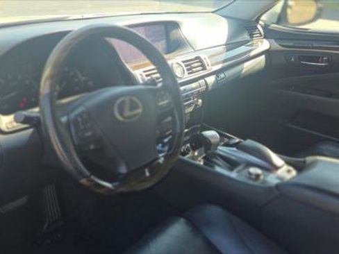Used 2014 Lexus LS 460 w/ Comfort Package RWD image 12