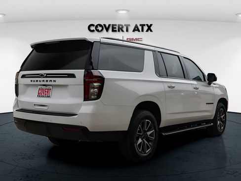 Used 2023 Chevrolet Suburban Z71 w/ Luxury Package AWD/4WD image 7